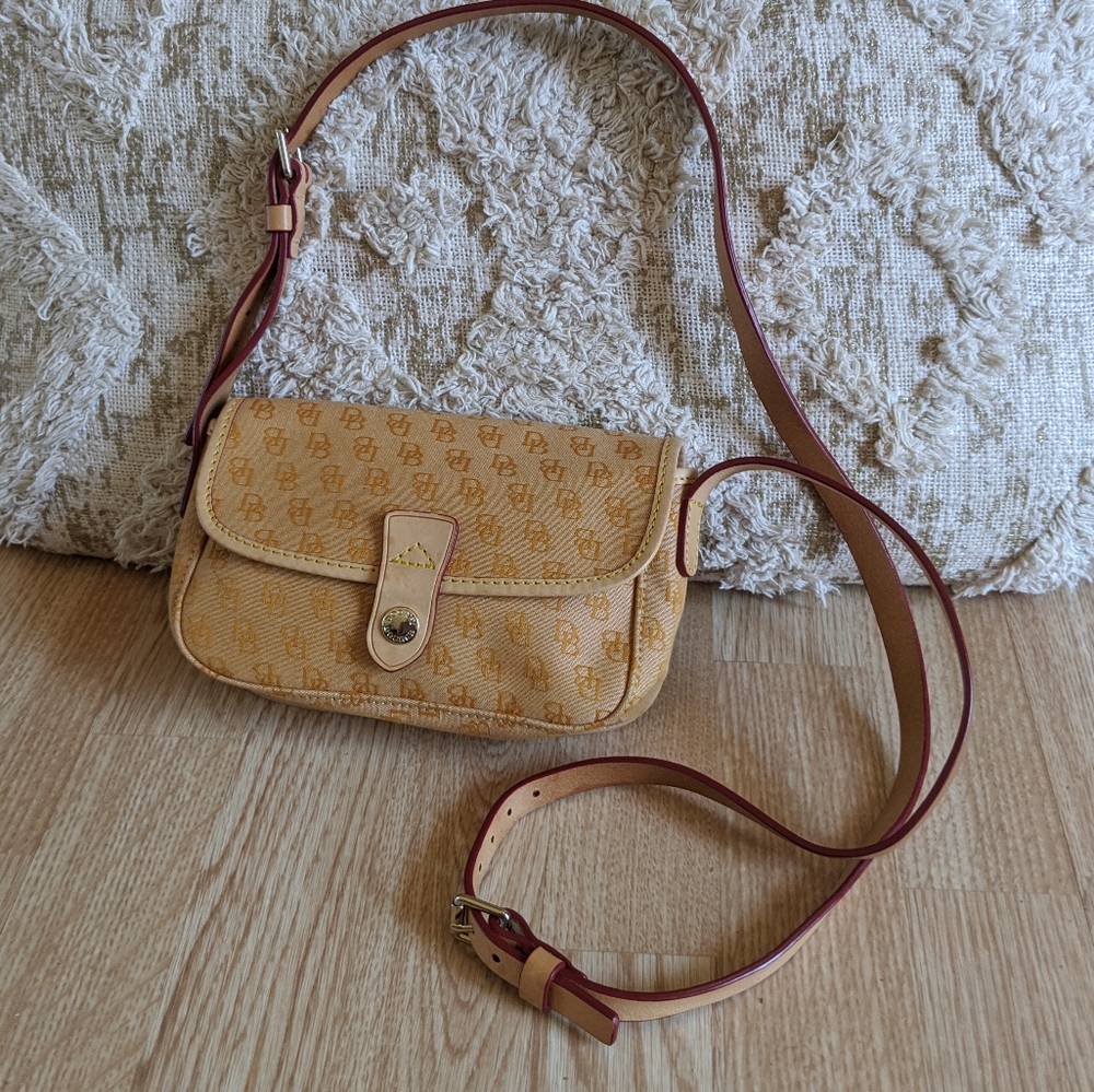 Dooney & bourke crossbody purse